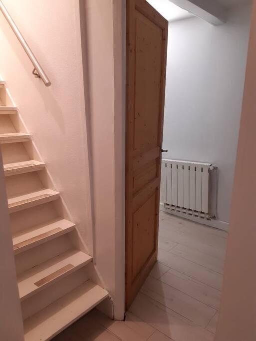 Charmante Maison Renovee, Proche Lac Et Centre-Ville Л'Иль-Журден Экстерьер фото