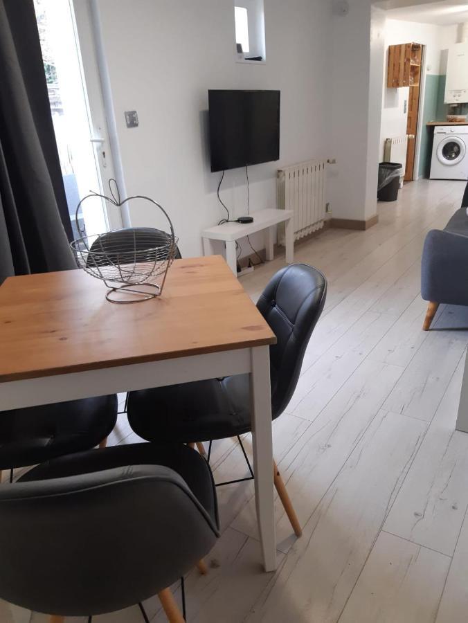 Charmante Maison Renovee, Proche Lac Et Centre-Ville Л'Иль-Журден Экстерьер фото