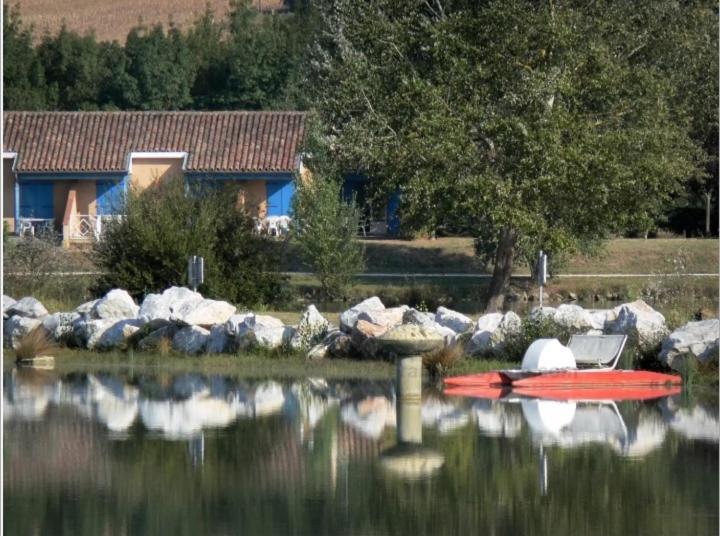 Charmante Maison Renovee, Proche Lac Et Centre-Ville Л'Иль-Журден Экстерьер фото