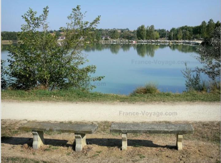 Charmante Maison Renovee, Proche Lac Et Centre-Ville Л'Иль-Журден Экстерьер фото